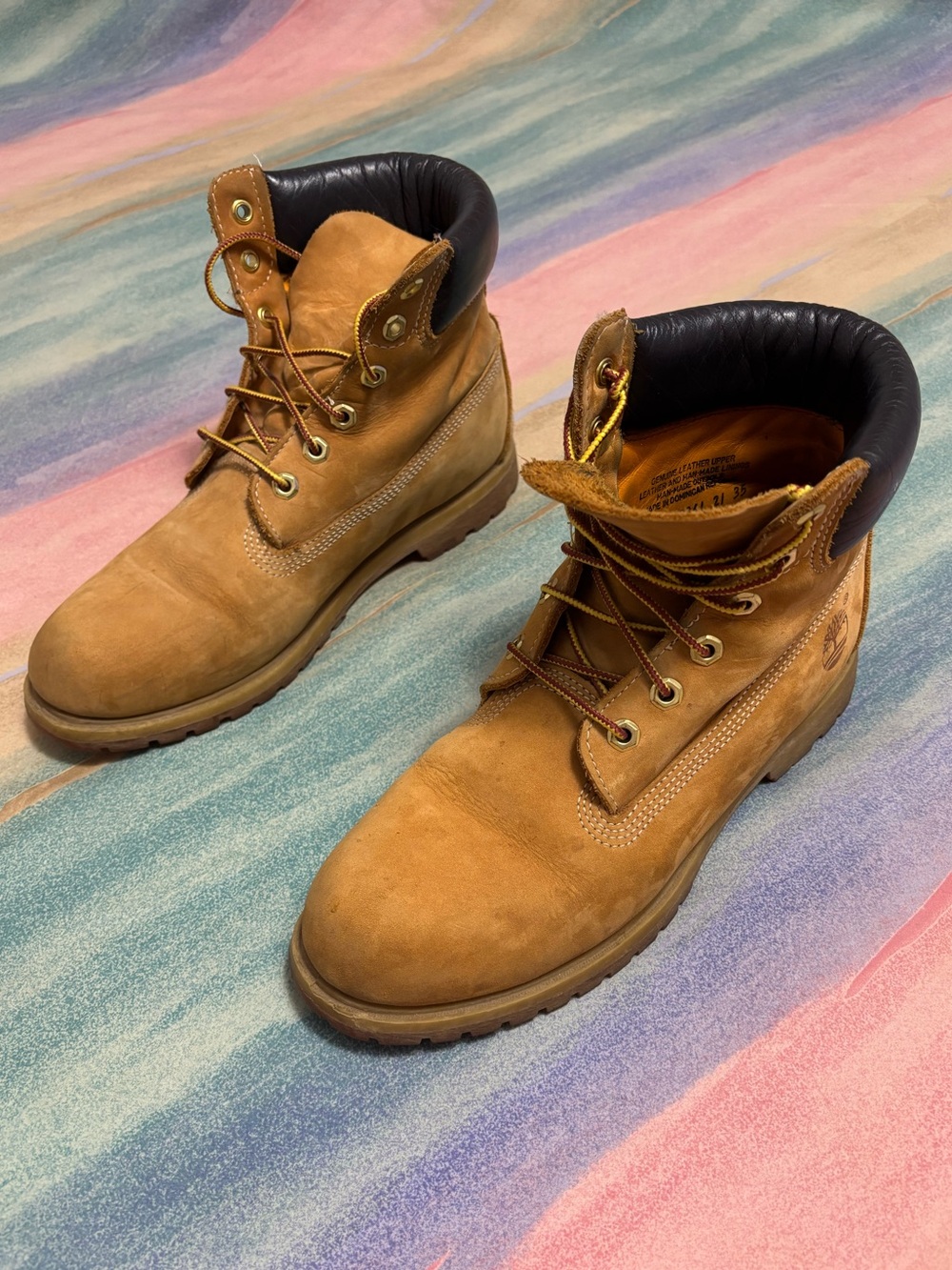 Timberland women’s 10 Waterproof 6" Premium Wheat Leather Lace Up Nubuck Boots